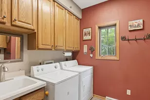 13370 W Maple Ridge Rd, New Berlin, WI 53151 - Photo 24