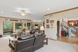 13370 W Maple Ridge Rd, New Berlin, WI 53151 - Photo 10