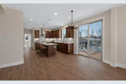 N66W21349  Sweet Clover Ln, Menomonee Falls, WI 53051 - Photo 4