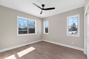N66W21349 Sweet Clover Ln, Menomonee Falls, WI 53051 - Photo 8
