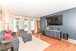 541 N 109th St, Wauwatosa, WI 53226 - Photo 8