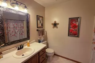 1209 Stonebridge Dr, Howards Grove, WI 53083 - Photo 18