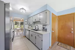 627 Prairie View Dr, North Prairie, WI 53153 - Photo 6
