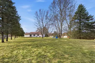 627 Prairie View Dr, North Prairie, WI 53153 - Photo 28