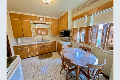 2610  Lasalle St, Racine, WI 53402 - Photo 6