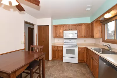 5521  Cambridge Ln #6, Racine, WI 53406 - Photo 12