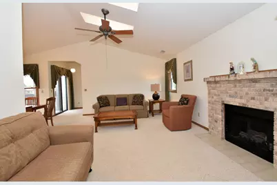 5521  Cambridge Ln #6, Racine, WI 53406 - Photo 4