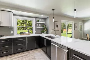 11549 N Meadowbrook Dr, Mequon, WI 53097 - Photo 4
