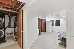 1411 W Edgerton Ave, Milwaukee, WI 53221 - Photo 20