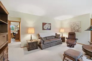 5302 Lakeview Dr, Greendale, WI 53129 - Photo 20