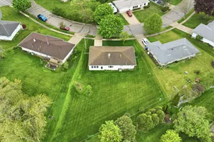 5302 Lakeview Dr, Greendale, WI 53129 - Photo 22