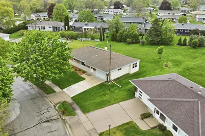 5302  Lakeview Dr, Greendale, WI 53129 - Photo 28