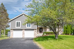 W356N5886 Meadow Ct, Oconomowoc, WI 53066 - Photo 1