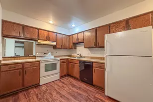 306 Sheffield Rd, Waukesha, WI 53186 - Photo 12