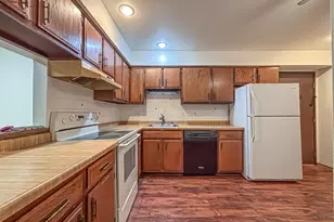 306 Sheffield Rd, Waukesha, WI 53186 - Photo 10
