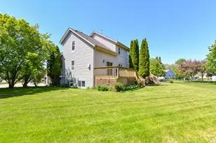 N27W26410 Christian Ct, Pewaukee, WI 53072 - Photo 32