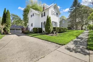 19 Elm St, Fort Atkinson, WI 53538 - Photo 2