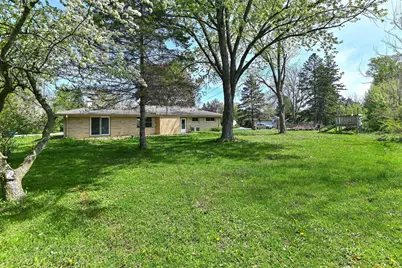 N79W15709  Charles Ct, Menomonee Falls, WI 53051 - Photo 38