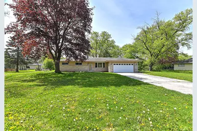 N79W15709  Charles Ct, Menomonee Falls, WI 53051 - Photo 2