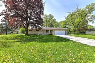 N79W15709 Charles Ct, Menomonee Falls, WI 53051 - Photo 2