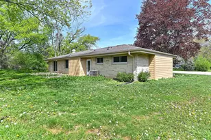 N79W15709 Charles Ct, Menomonee Falls, WI 53051 - Photo 38