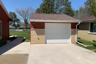 2318 39th St, Two Rivers, WI 54241 - Photo 4