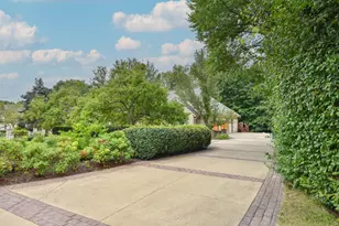 W131N7931 Country Club Ct, Menomonee Falls, WI 53051 - Photo 8