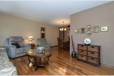 2204  Hunting Ridge Rd, Waukesha, WI 53188 - Photo 6
