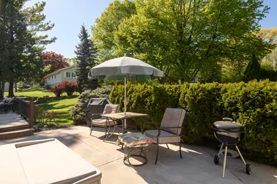 2204  Hunting Ridge Rd, Waukesha, WI 53188 - Photo 30