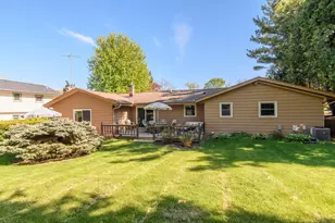 2204 Hunting Ridge Rd, Waukesha, WI 53188 - Photo 36