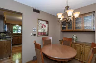 2204 Hunting Ridge Rd, Waukesha, WI 53188 - Photo 8