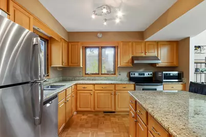 152  Saint Andrews Trl, Fontana, WI 53125 - Photo 4