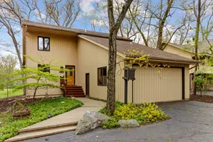 152 St Andrews Trail, Fontana, WI 53125 - Photo 2