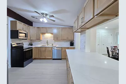 18400  Beverly Hills Dr, Brookfield, WI 53045 - Photo 4