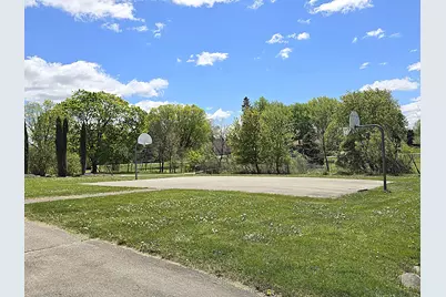 18400  Beverly Hills Dr, Brookfield, WI 53045 - Photo 54