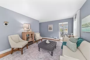 222 N 90th St, Milwaukee, WI 53226 - Photo 4