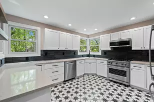 225 Waubun Dr, Fontana, WI 53125 - Photo 8