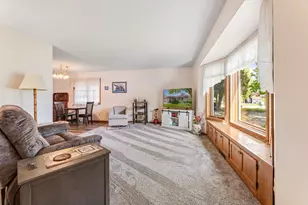 813 Sprague St, Caledonia, MN 55921 - Photo 2