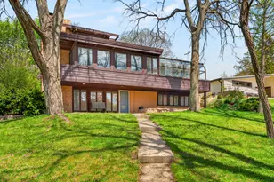 316 Oxford Rd, Waukesha, WI 53186 - Photo 4