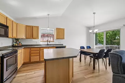 3289  Pleasant St, Sun Prairie, WI 53590 - Photo 10