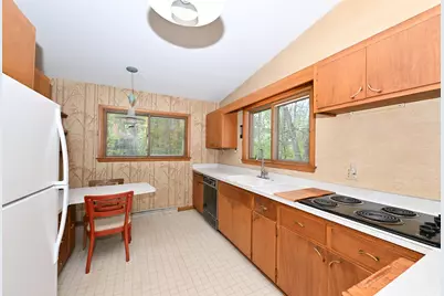 4108 W Woodward Dr, Franklin, WI 53132 - Photo 8