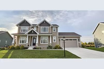 W201N5523  Magnolia Ln, Menomonee Falls, WI 53051 - Photo 2