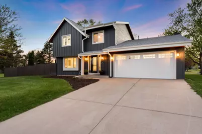 10541 S McGraw Dr, Oak Creek, WI 53154 - Photo 2
