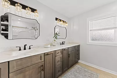 10541 S McGraw Dr, Oak Creek, WI 53154 - Photo 18