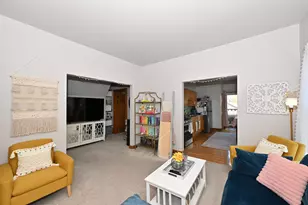 2440 S Wentworth Ave, Milwaukee, WI 53207 - Photo 10