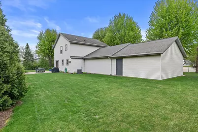 8450 S Heritage Ct, Oak Creek, WI 53154 - Photo 42