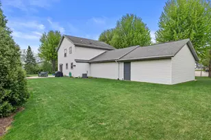 8450 S Heritage Ct, Oak Creek, WI 53154 - Photo 42