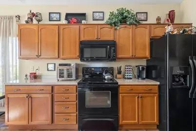 202  Meadow Ct #14, Delavan, WI 53115 - Photo 4