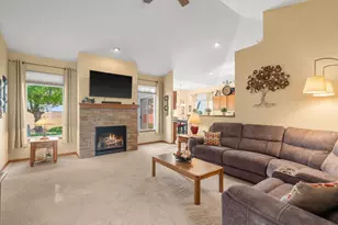 202 Meadow Ct, Delavan, WI 53115 - Photo 2