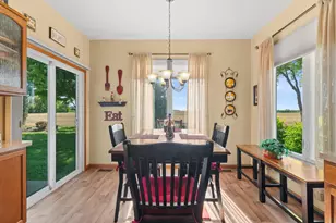 202 Meadow Ct, Delavan, WI 53115 - Photo 8